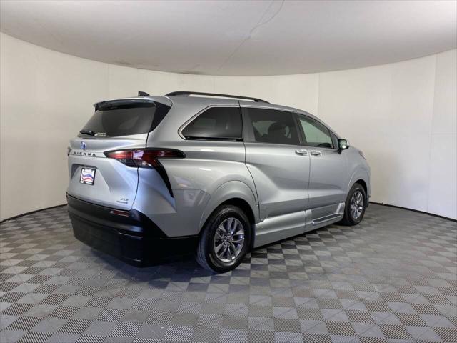 2022 Toyota Sienna XLE