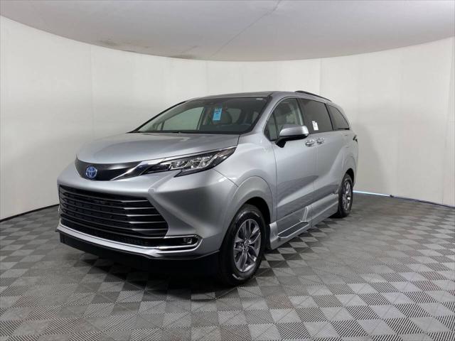 2022 Toyota Sienna XLE