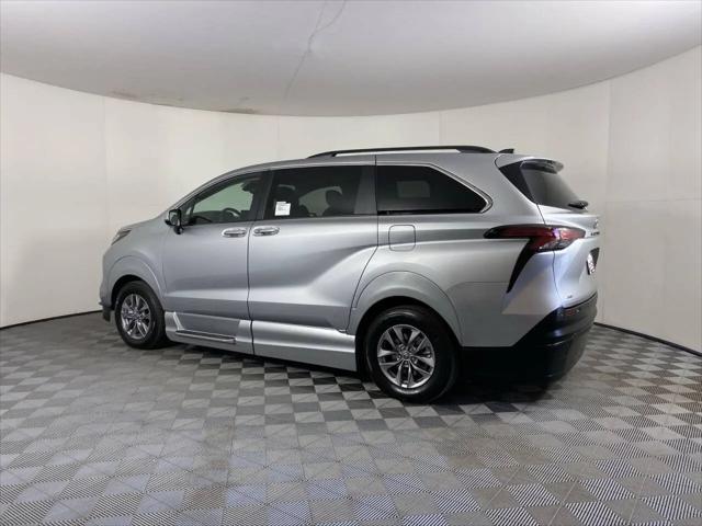 2022 Toyota Sienna XLE