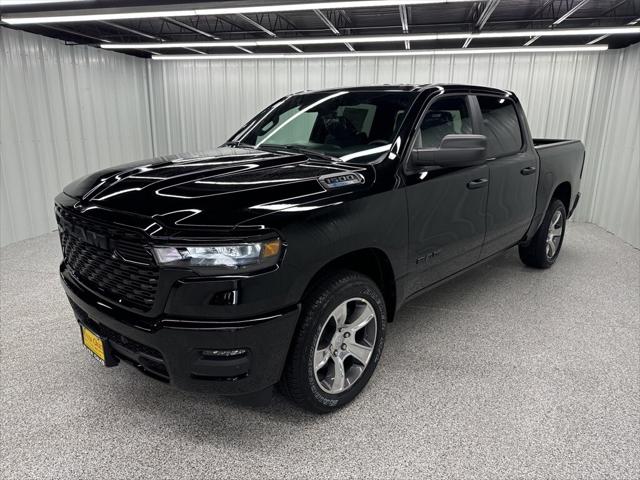 2025 RAM 1500 Tradesman Crew Cab 4x4 57 Box