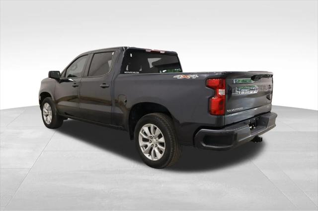 2022 Chevrolet Silverado 1500 4WD Crew Cab Short Bed Custom