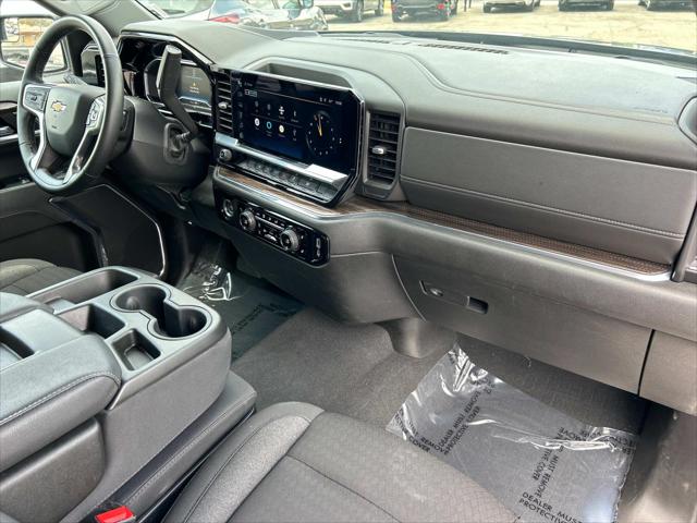 2024 Chevrolet Silverado 1500 4WD Crew Cab Standard Bed LT