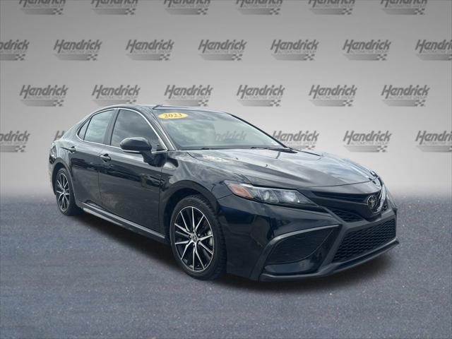 2023 Toyota Camry SE Nightshade Edition Hybrid