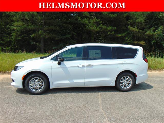 2025 Chrysler Voyager VOYAGER LX