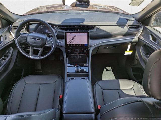 2025 Jeep Grand Cherokee Limited 4x2