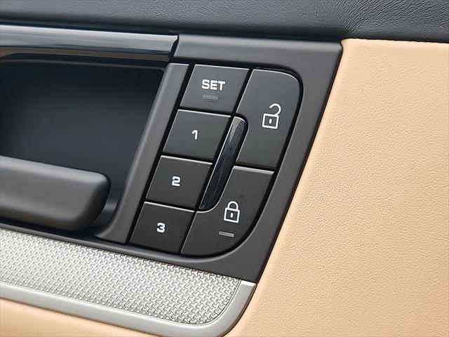 2025 Porsche Cayenne Unknown