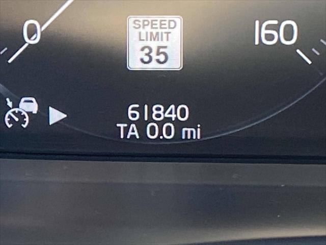 2022 Volvo XC90 T5 Momentum 7 Passenger