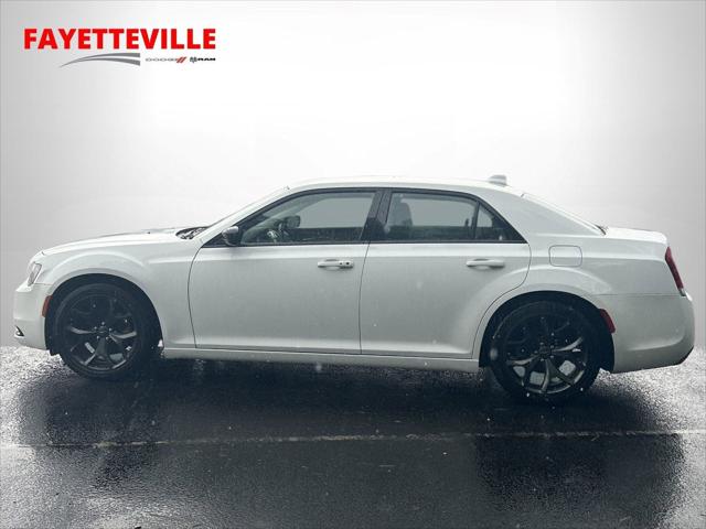 2022 Chrysler 300 Touring