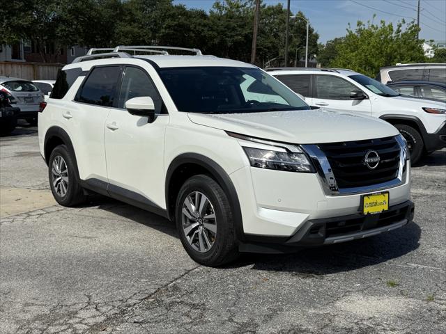 2023 Nissan Pathfinder SL 4WD