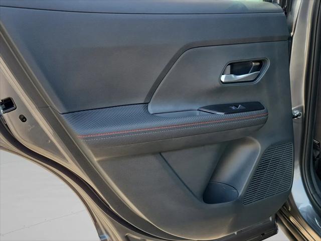 2025 Nissan Kicks SR FWD