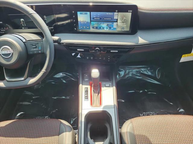 2025 Nissan Kicks SR FWD