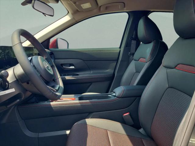 2025 Nissan Kicks SR FWD