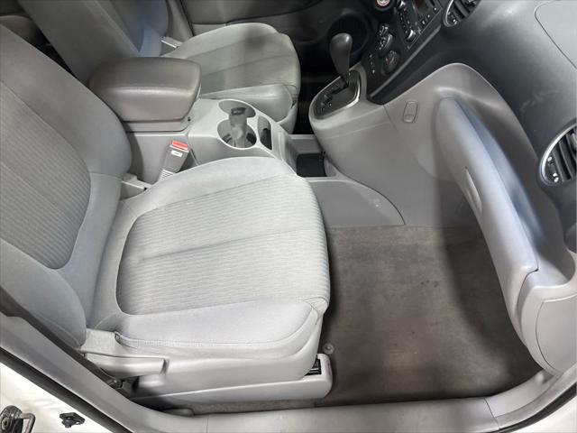 Used 2007 Kia Rondo For Sale in Wilmington, OH