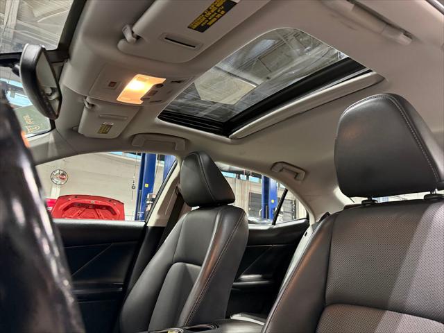2016 Lexus IS 300 4dr Sdn AWD