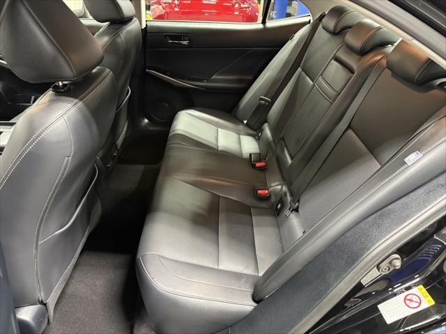2016 Lexus IS 300 4dr Sdn AWD