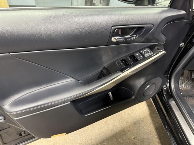 2016 Lexus IS 300 4dr Sdn AWD