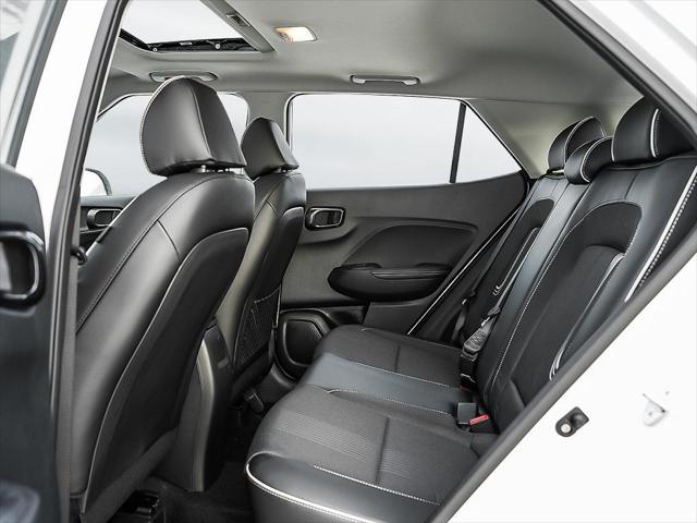Venue Ultimate - Black Interior