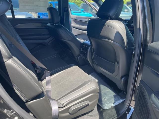 2025 Jeep Grand Cherokee L Altitude X 4x4