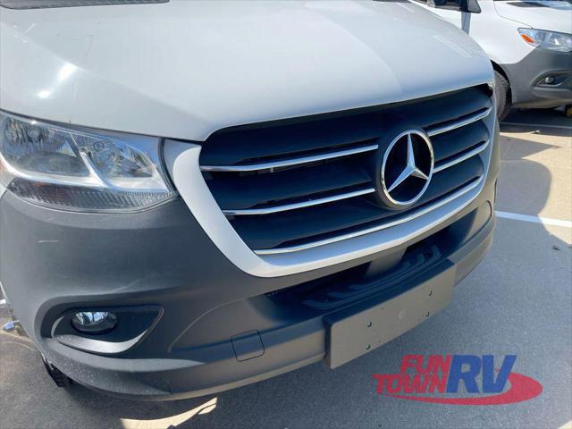 2025 Mercedes-Benz Sprinter 3500XD Chassis Standard Roof 4-Cyl Diesel HO