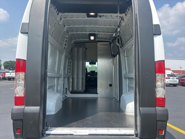 2025 Ram ProMaster Step Van Super High Roof 159" WB EXT