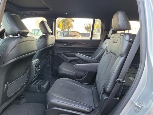 2025 Jeep Grand Cherokee L Altitude X 4x2