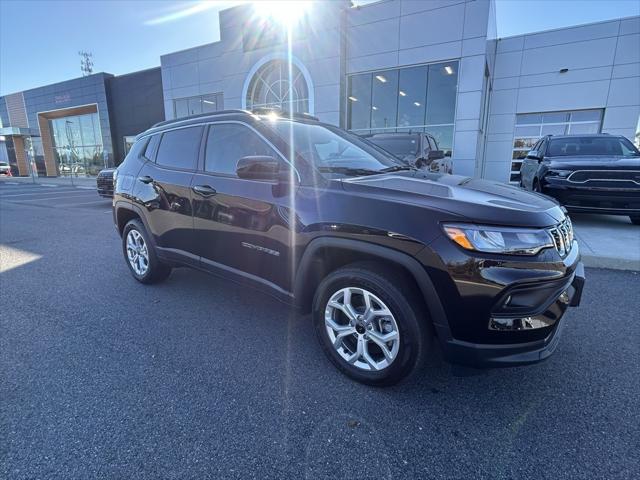 2025 Jeep Compass COMPASS LATITUDE 4X4