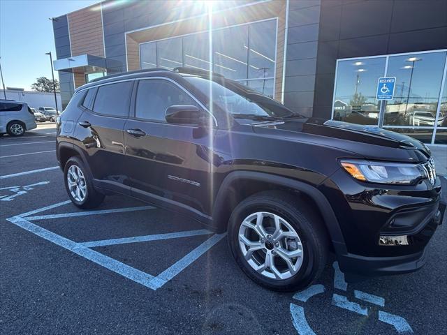 2025 Jeep Compass COMPASS LATITUDE 4X4
