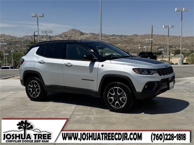 2025 Jeep Compass COMPASS TRAILHAWK 4X4