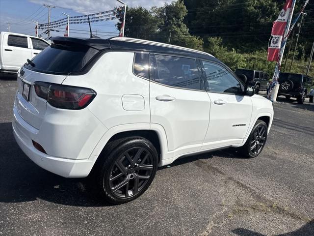 2025 Jeep Compass COMPASS LIMITED 4X4
