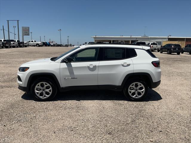 2025 Jeep Compass COMPASS LATITUDE 4X4