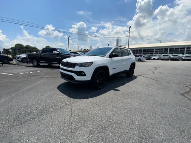 2025 Jeep Compass COMPASS LATITUDE 4X4