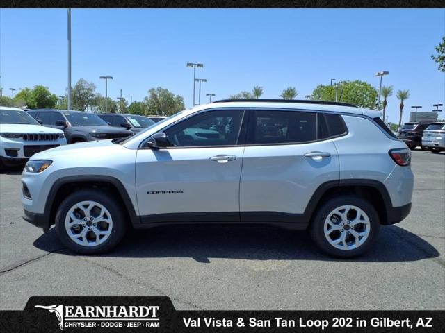 2025 Jeep Compass COMPASS LATITUDE 4X4