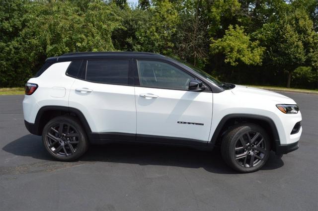 2025 Jeep Compass COMPASS LIMITED 4X4
