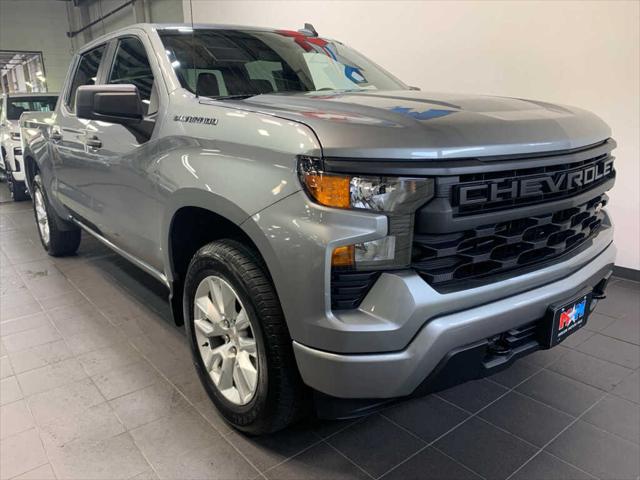 2023 Chevrolet Silverado 1500 4WD Crew Cab Short Bed Custom