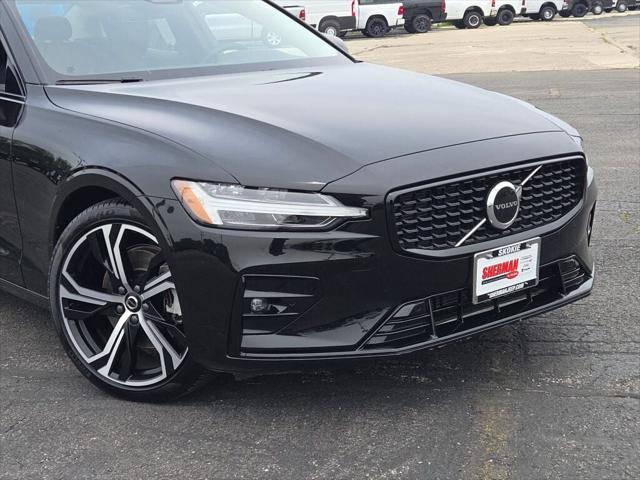 2024 Volvo S60 B5 Core Dark Theme