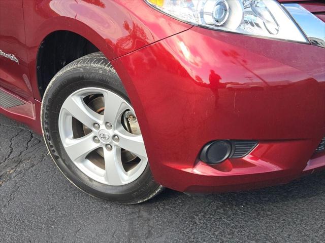 2017 Toyota Sienna LE 8 Passenger