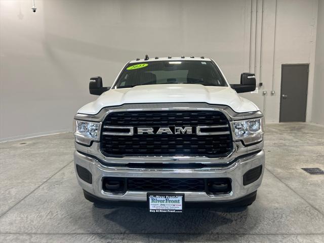 2023 RAM 3500 Big Horn Crew Cab 4x4 8 Box