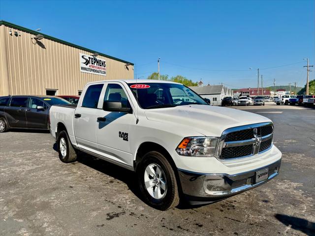 2022 RAM 1500 Classic SLT Crew Cab 4x4 57 Box