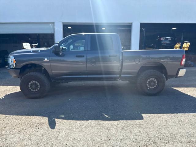 2024 RAM 2500 Tradesman Crew Cab 4x4 64 Box