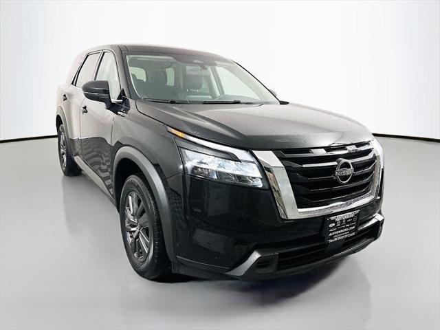 2022 Nissan Pathfinder S 2WD