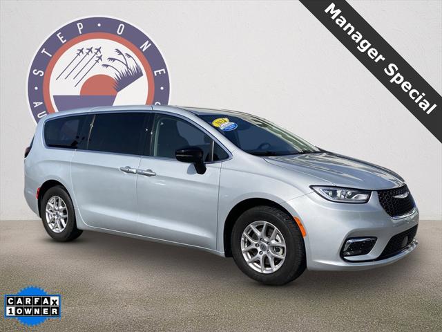 2024 Chrysler Pacifica Touring L