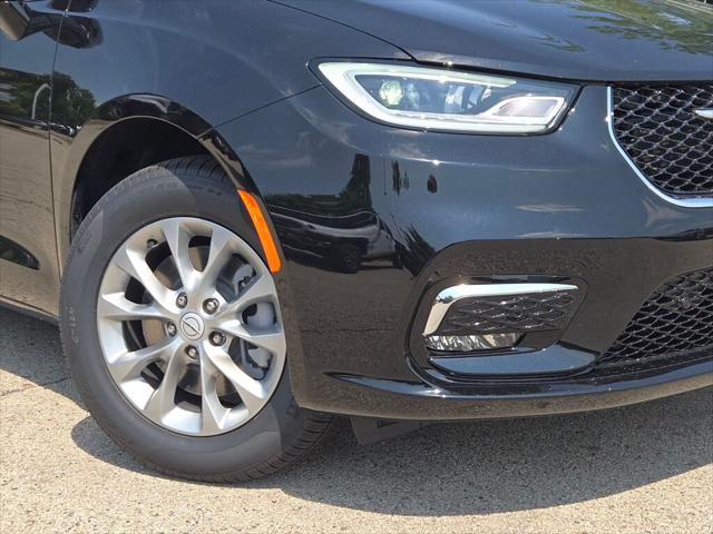 2025 Chrysler Pacifica PACIFICA SELECT AWD
