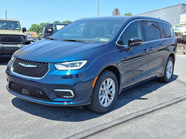 2025 Chrysler Pacifica PACIFICA SELECT AWD