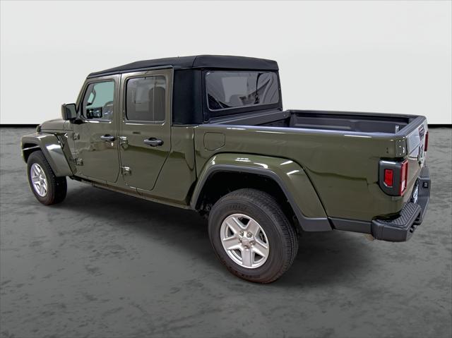 2022 Jeep Gladiator Sport S 4x4