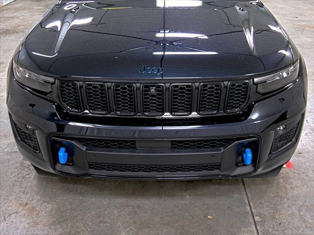 2024 Jeep Grand Cherokee Anniversary Edition