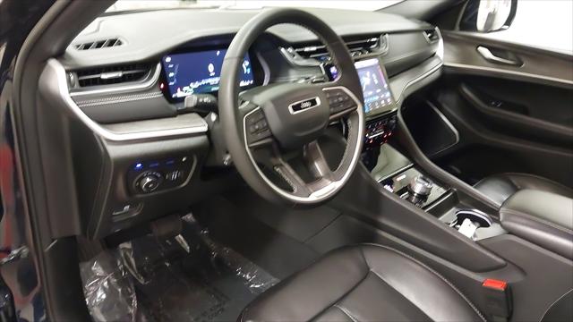 2024 Jeep Grand Cherokee Anniversary Edition