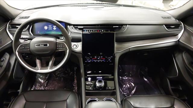 2024 Jeep Grand Cherokee Anniversary Edition