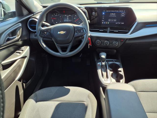 2025 Chevrolet Trax FWD LS