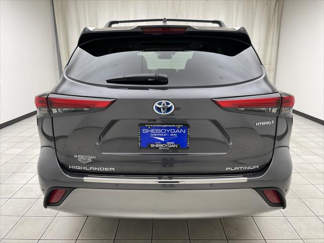 2022 Toyota Highlander Hybrid Platinum