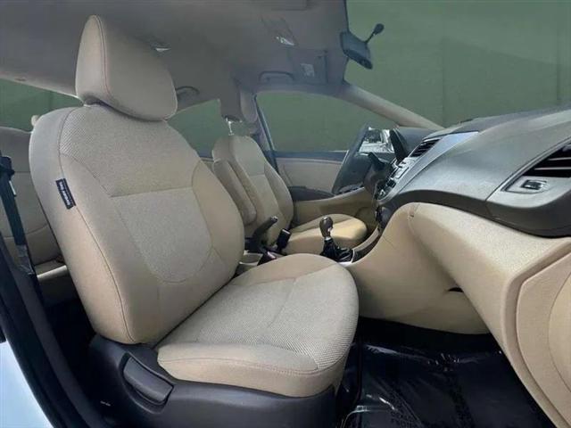 2012 Hyundai Accent GLS
